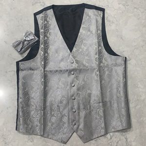 Men’s silver paisley vest with bow tie and handkerchief for suit jacket
